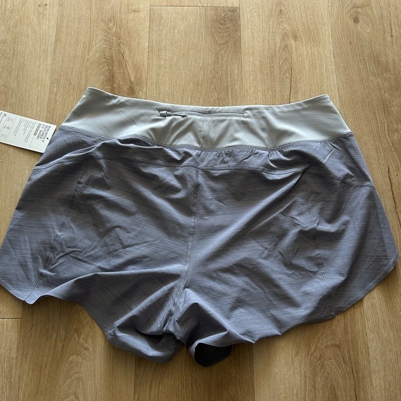NWT Athleta Run with It Textured short 3.5” size 1X - Picture 2 of 5